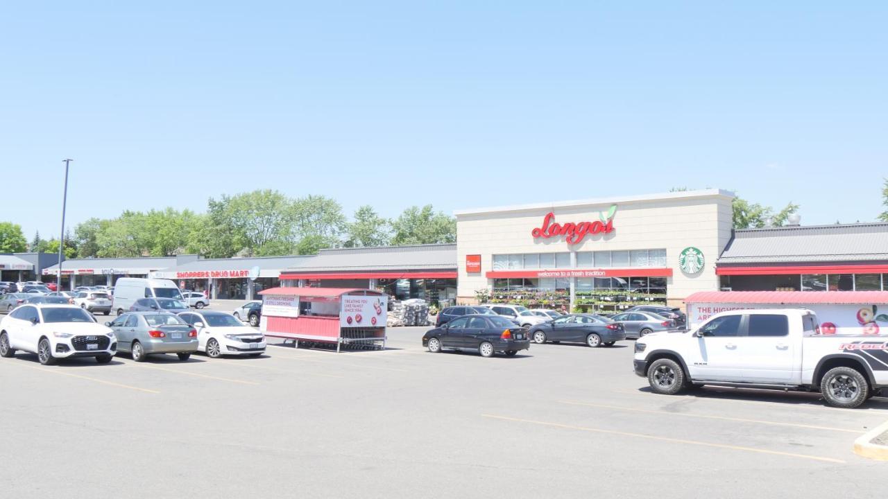 Applewood Gardens Apartment Mississauga Bagian luar foto